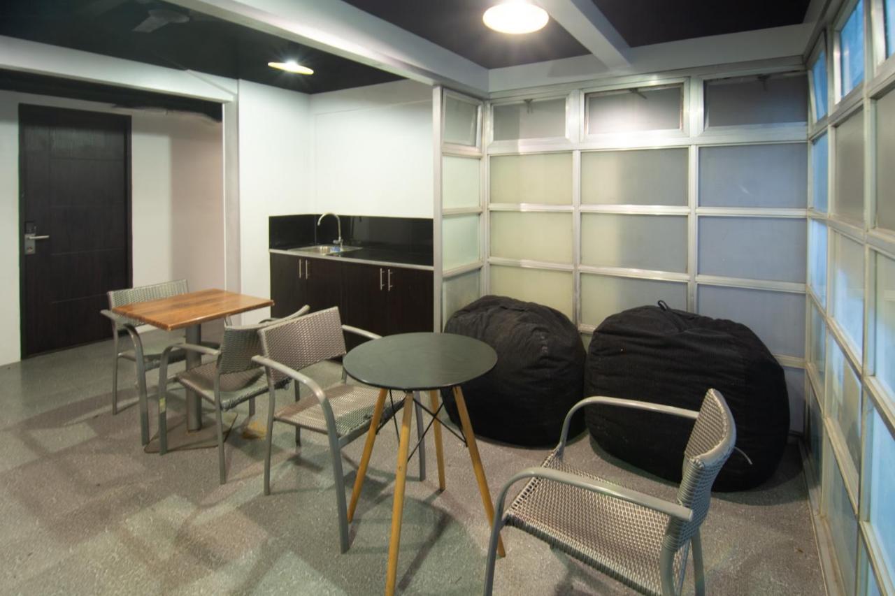 Ark Hostel City Center Manila Pasay Eksteriør billede