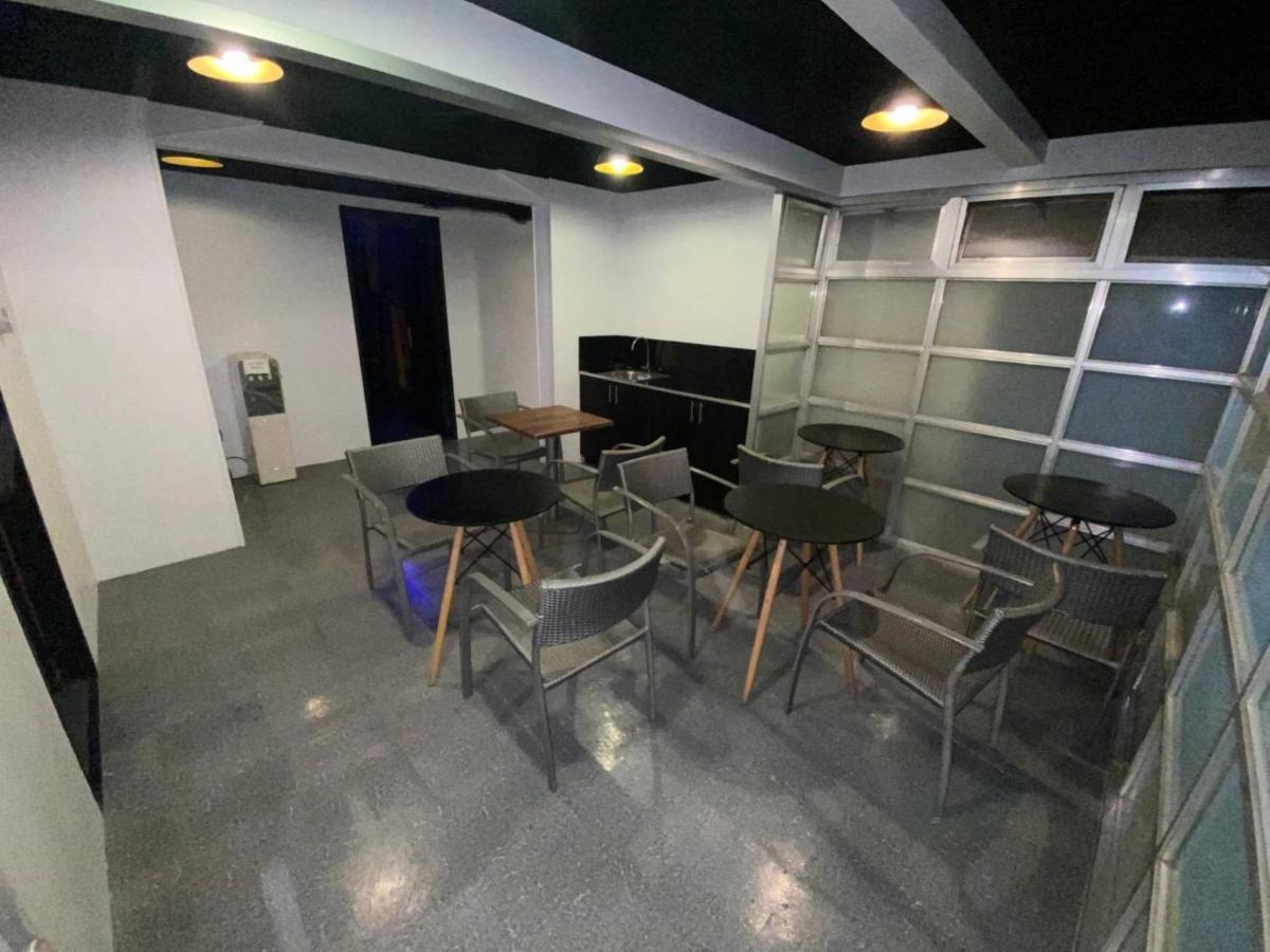 Ark Hostel City Center Manila Pasay Eksteriør billede
